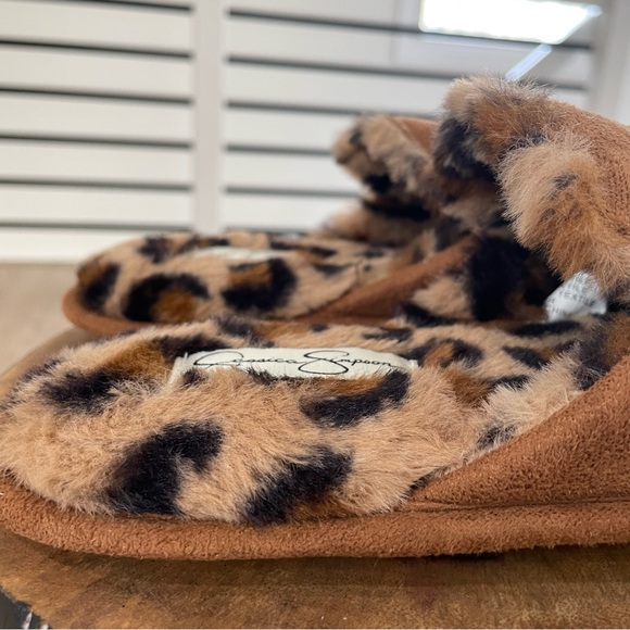 S M L NWT Jessica Simpson brown and gold fuzzy slippers with cheetah print - Picture 5 of 13